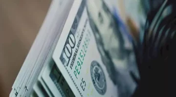 بزيادة في 7 بنوك.. تحرك جديد في سعر الدولار مقابل الجنيه بنهاية ديسمبر